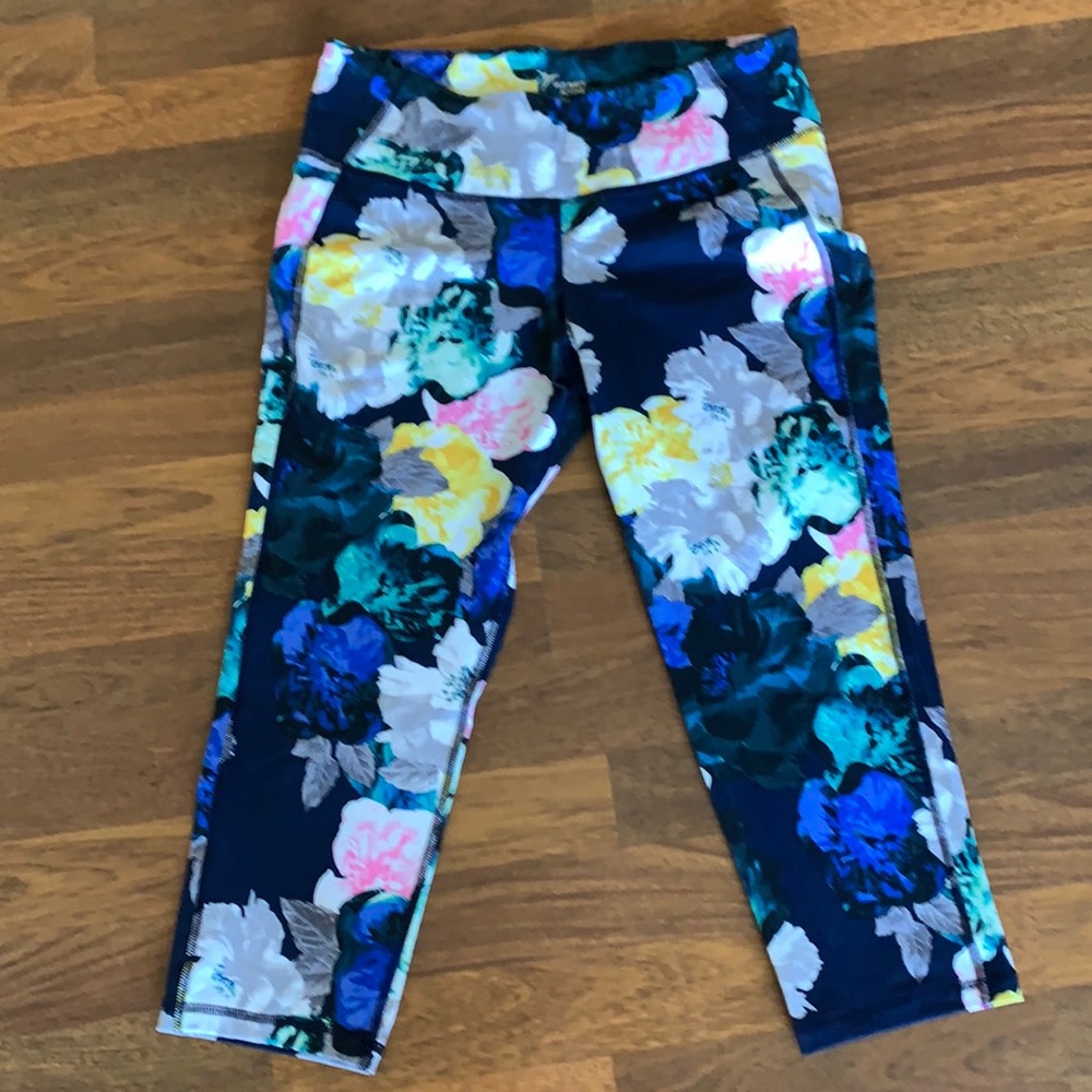 Old navy go dry activewear capris